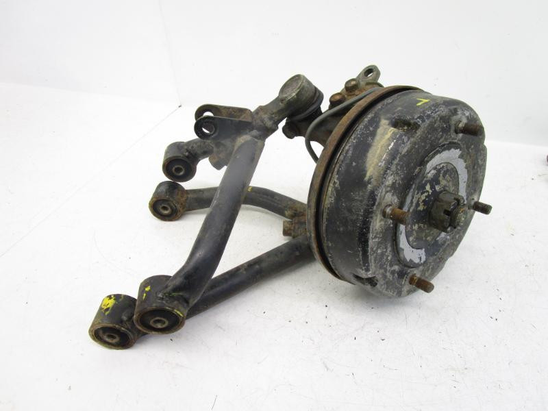 96 Suzuki LTF 250 Quadrunner Left Front Arm Knuckle Hub 51241